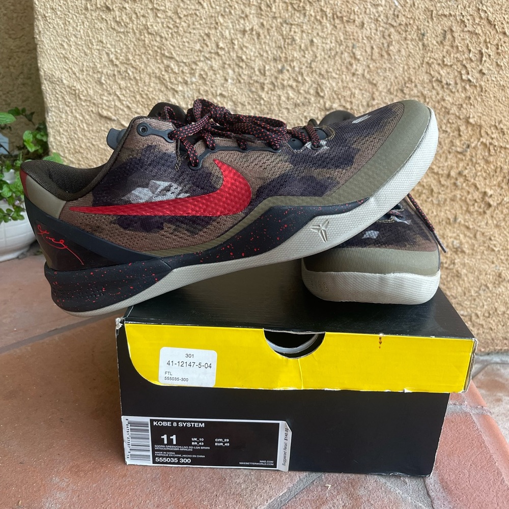 Nike Men’s Kobe 8 System Sneakers (Size 11)